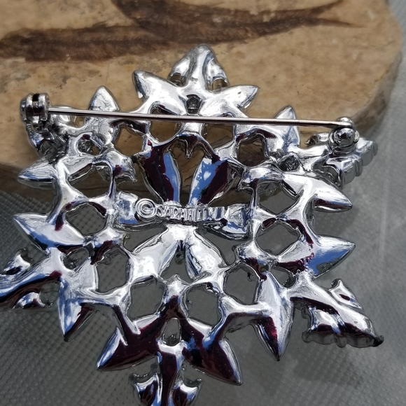 Vintage Sarah Coventry Snowflake Swarovski Brooch - Picture 3 of 5